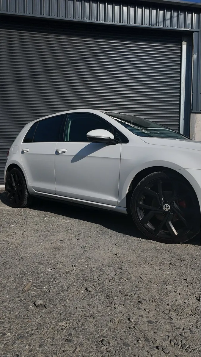 2015 Volkswagen Golf - Image 4