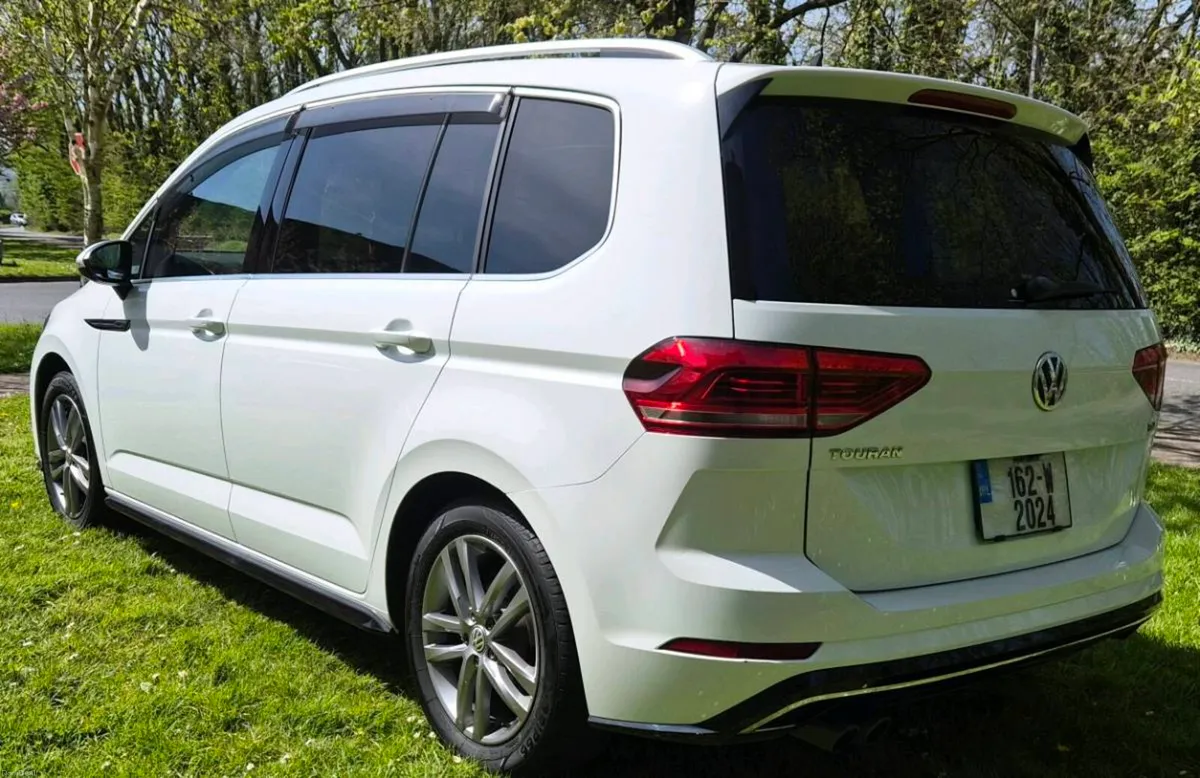 VW Touran / R-Line / 1.4 Petrol / Auto / 2016 - Image 4