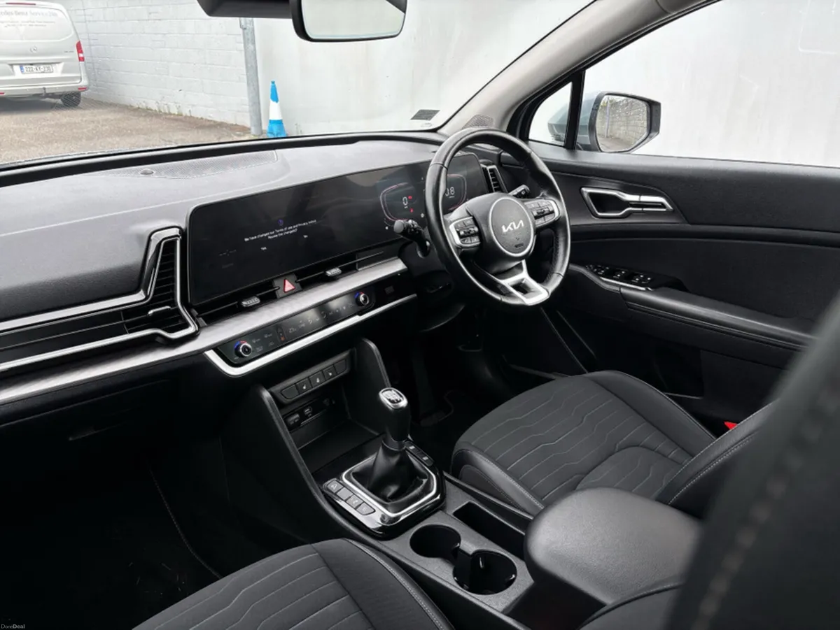 Kia Sportage MANUAL 5DR - Image 4