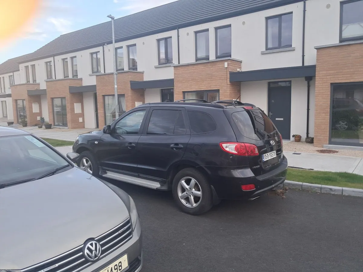 Hyundai Santa Fe 2010 - Image 4