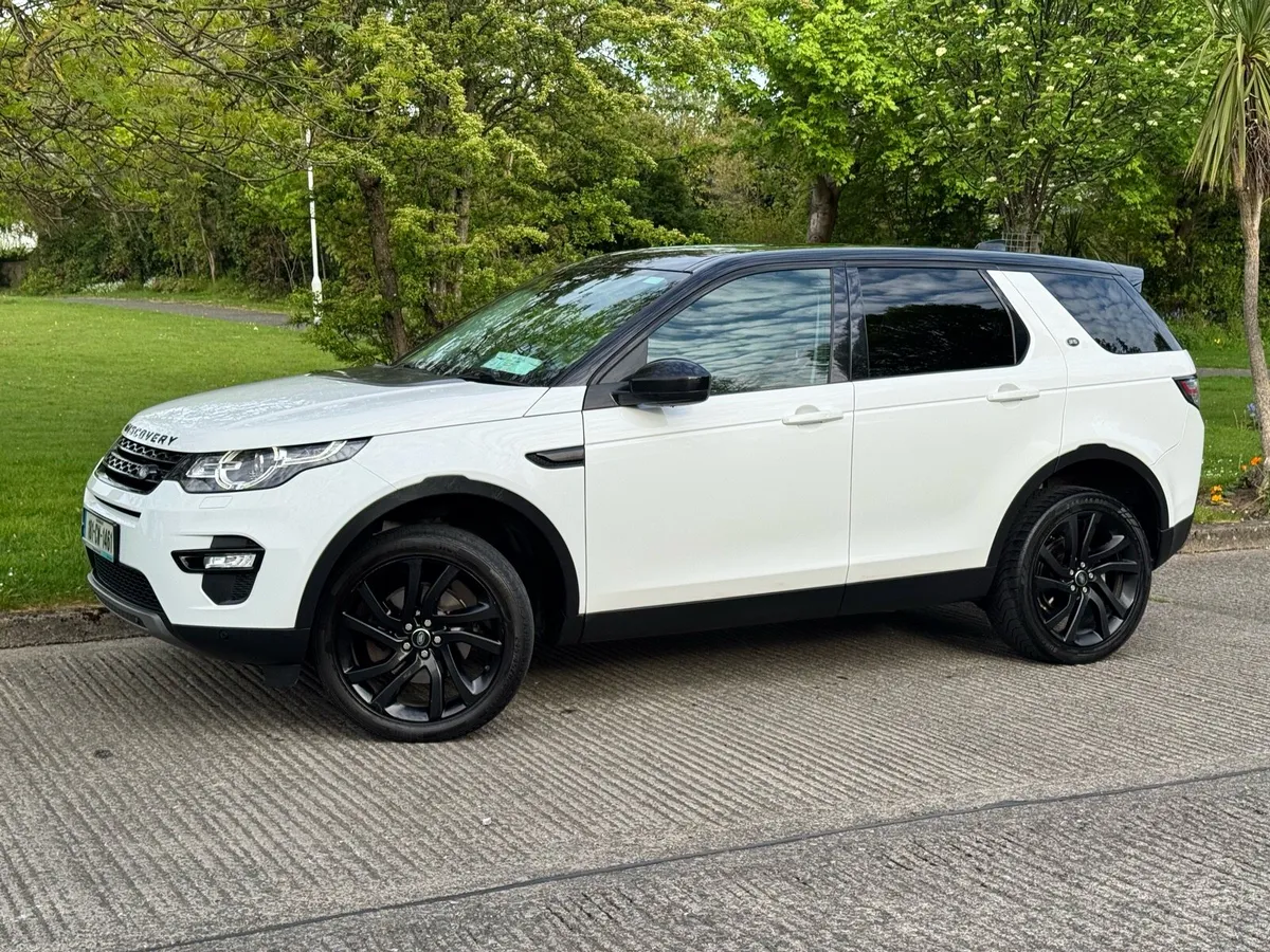 181 LAND ROVER DISCOVERY 7 SEATS AUTO GLASS ROOF - Image 2