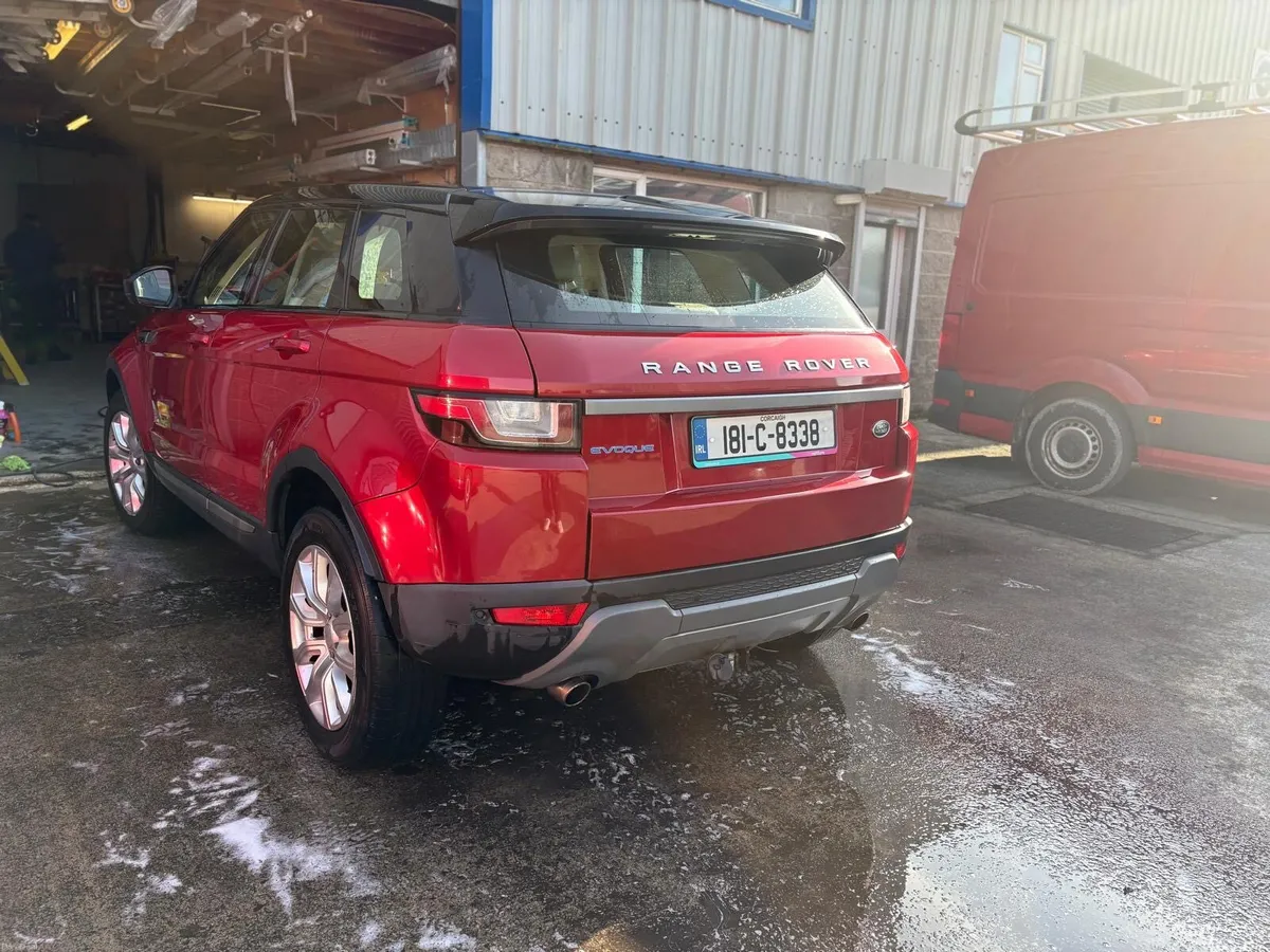 Range Rover Evoqus - Image 4