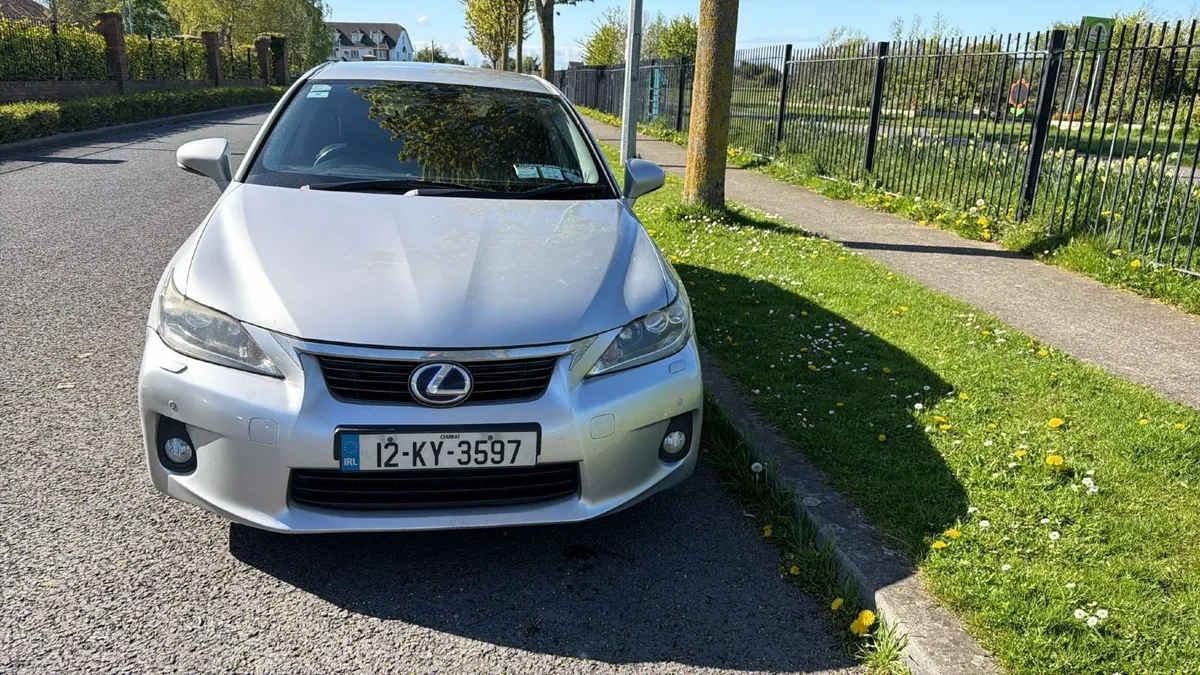 Lexus CT 2012 - Image 1