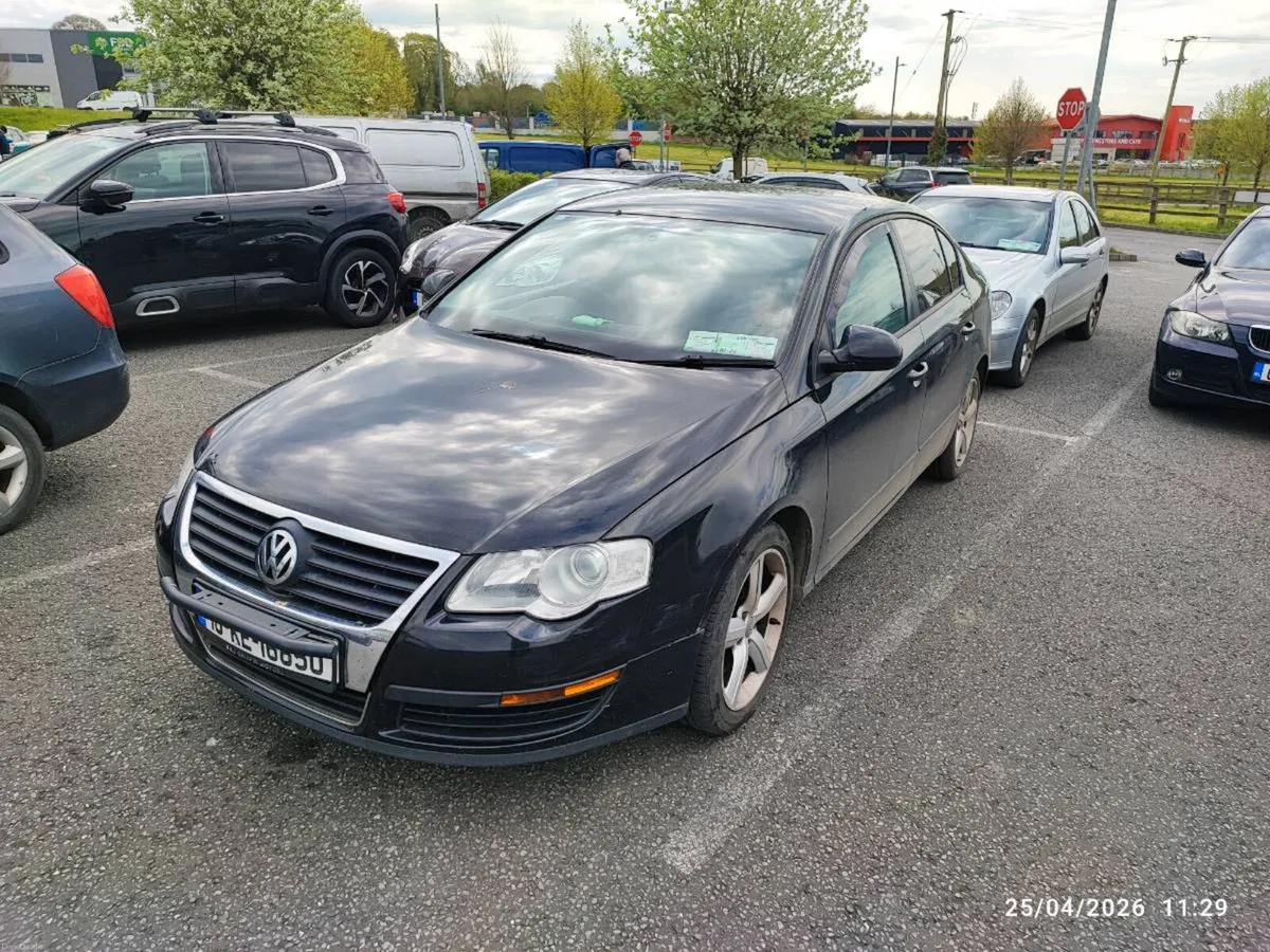 2010 VW passat - Image 1