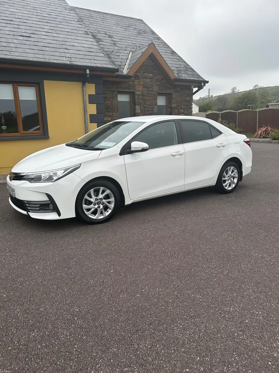 Toyota Corolla 2017 - Image 4