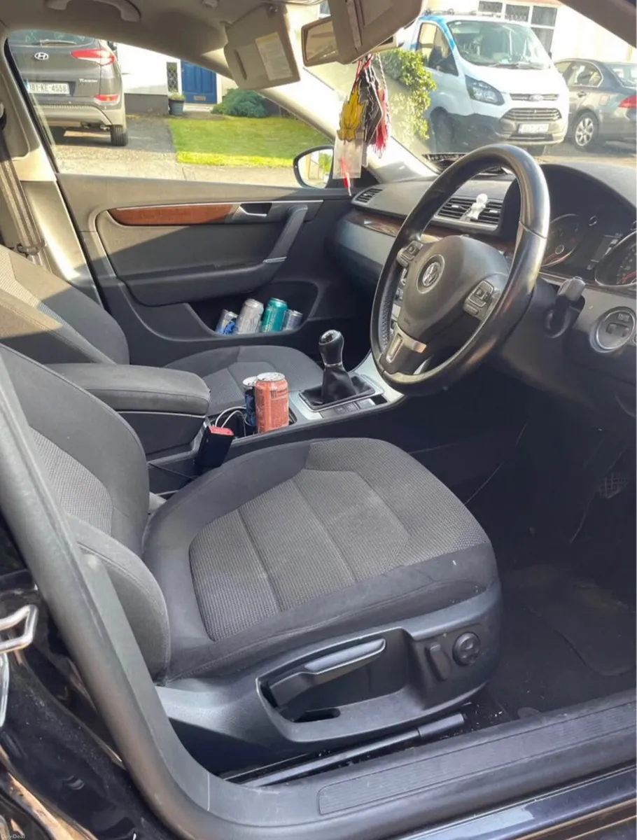 VW B7 Passat 1.6 tdi - Image 3