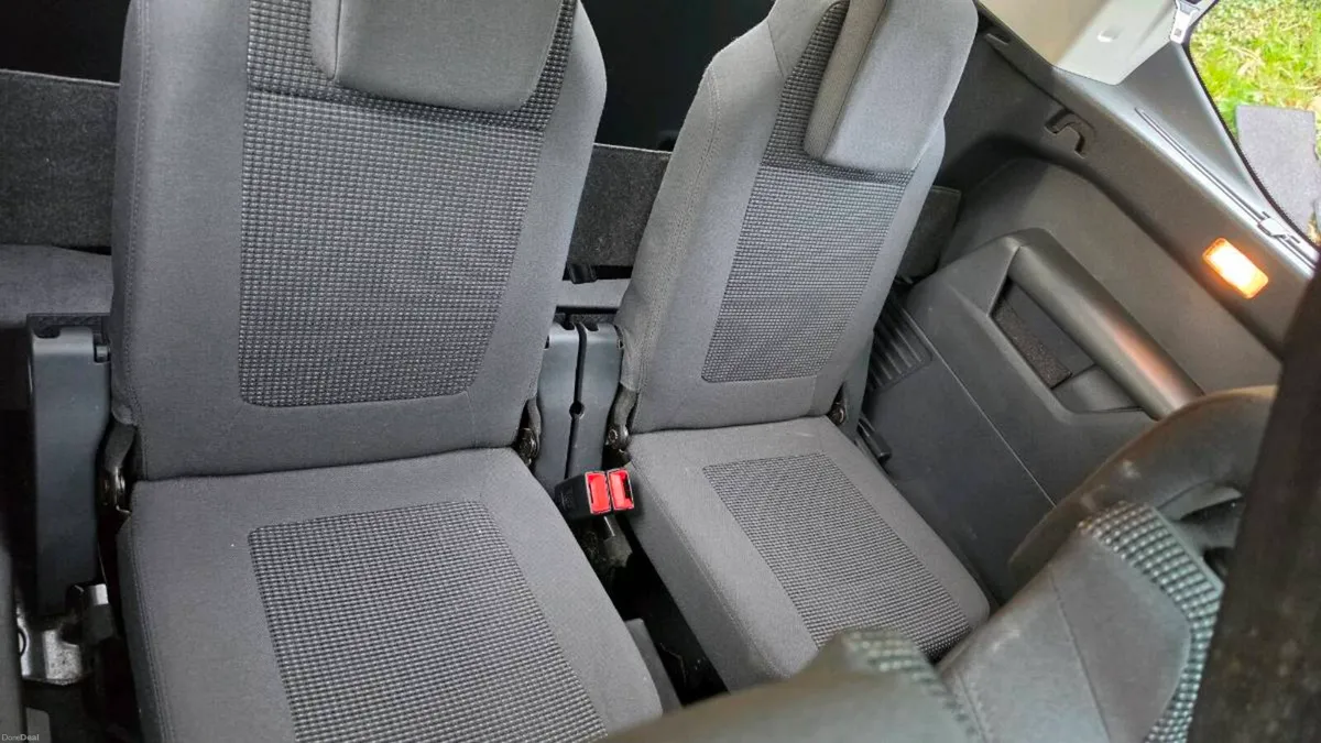 Peugeot 5008 automatic 7 seater - Image 4