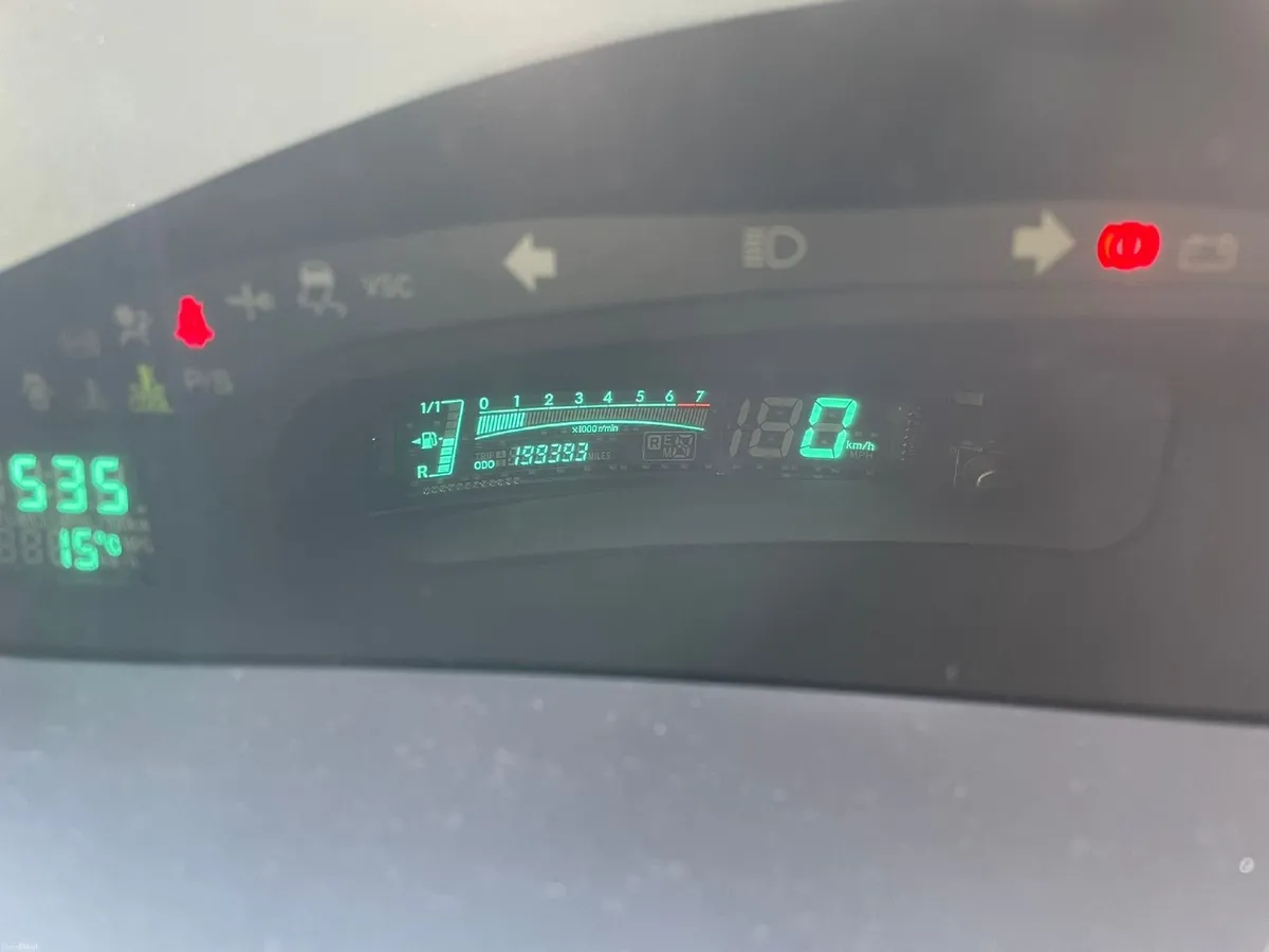 Toyota Yaris 2006 - Image 2