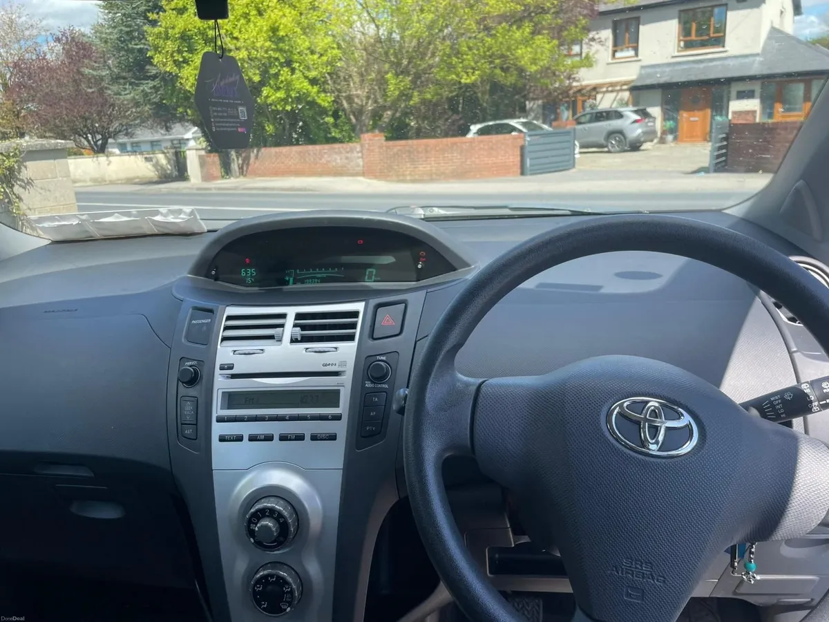 Toyota Yaris 2006 - Image 3
