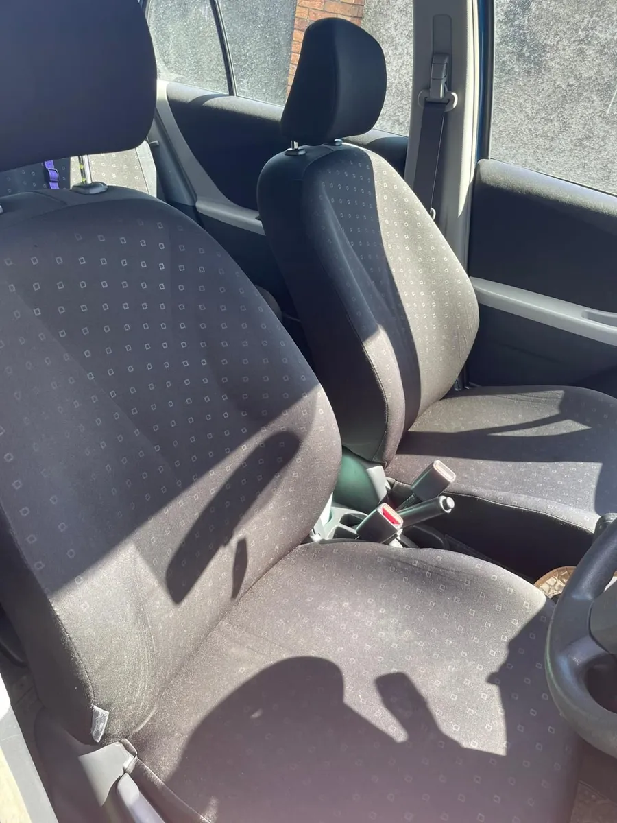 Toyota Yaris 2006 - Image 4