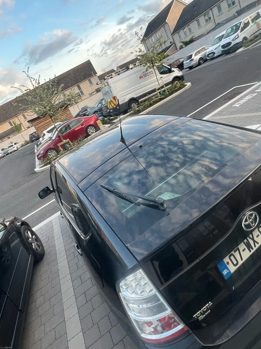 Automatic Toyota Prius 2007 - Image 3