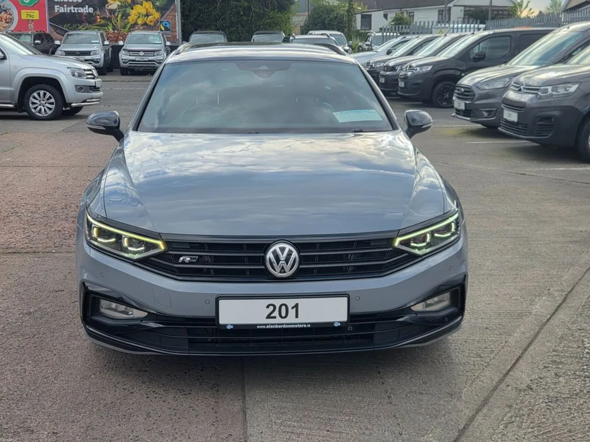 Volkswagen Passat R-LINE EDITION TDI 4MOTION DSG - Image 2