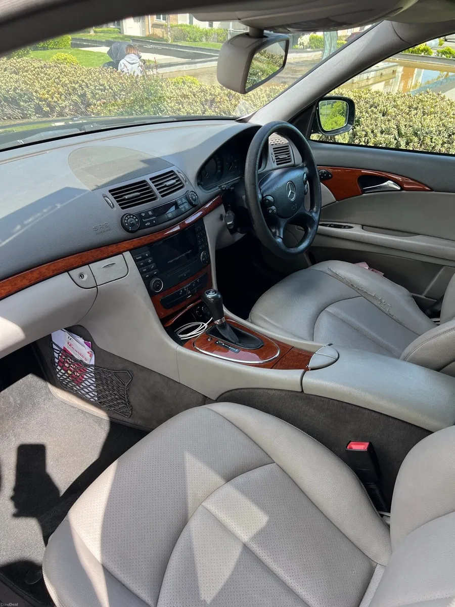 Mercedes E Class - Image 4