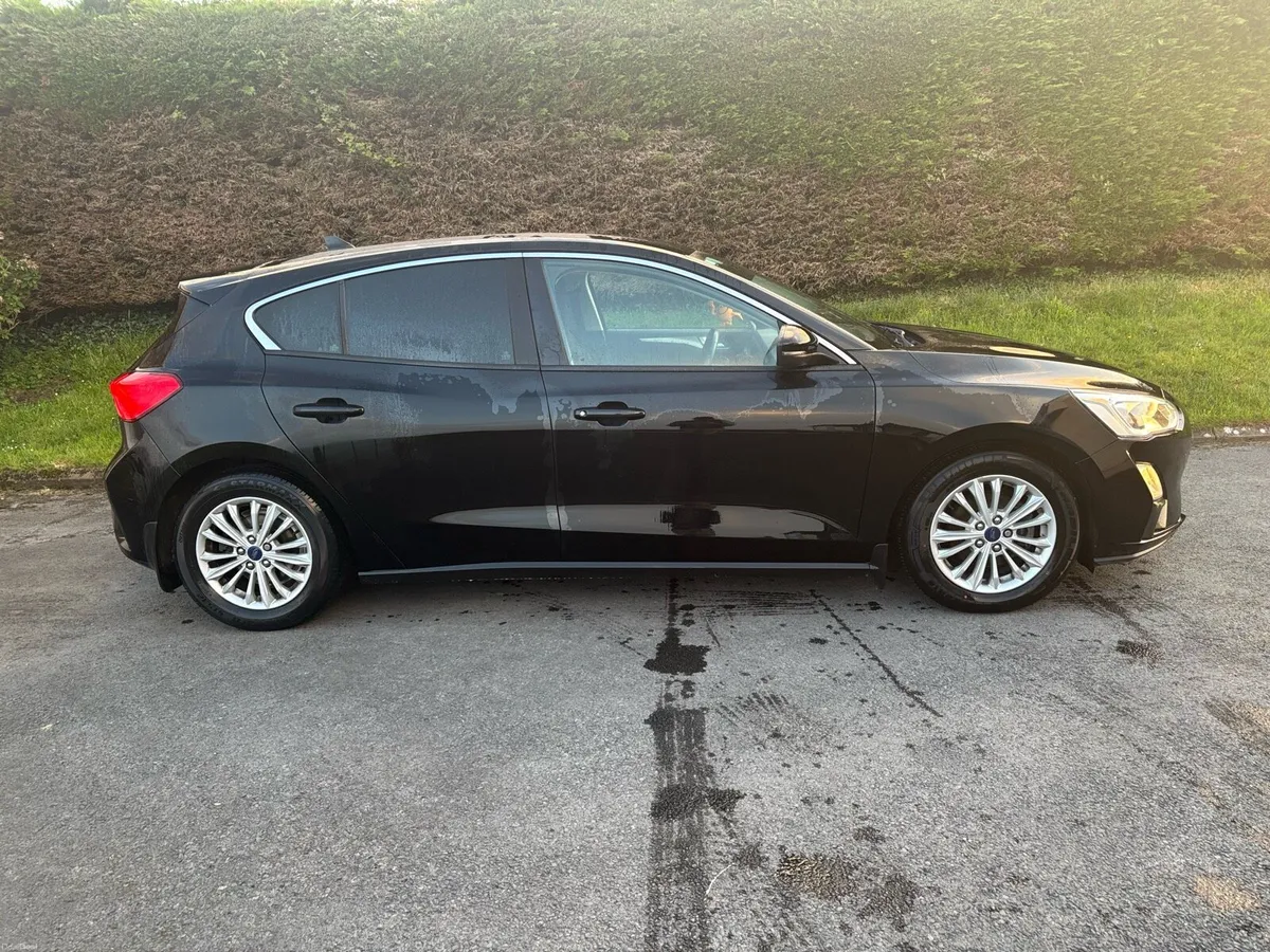 Ford Focus 2019 - Image 2