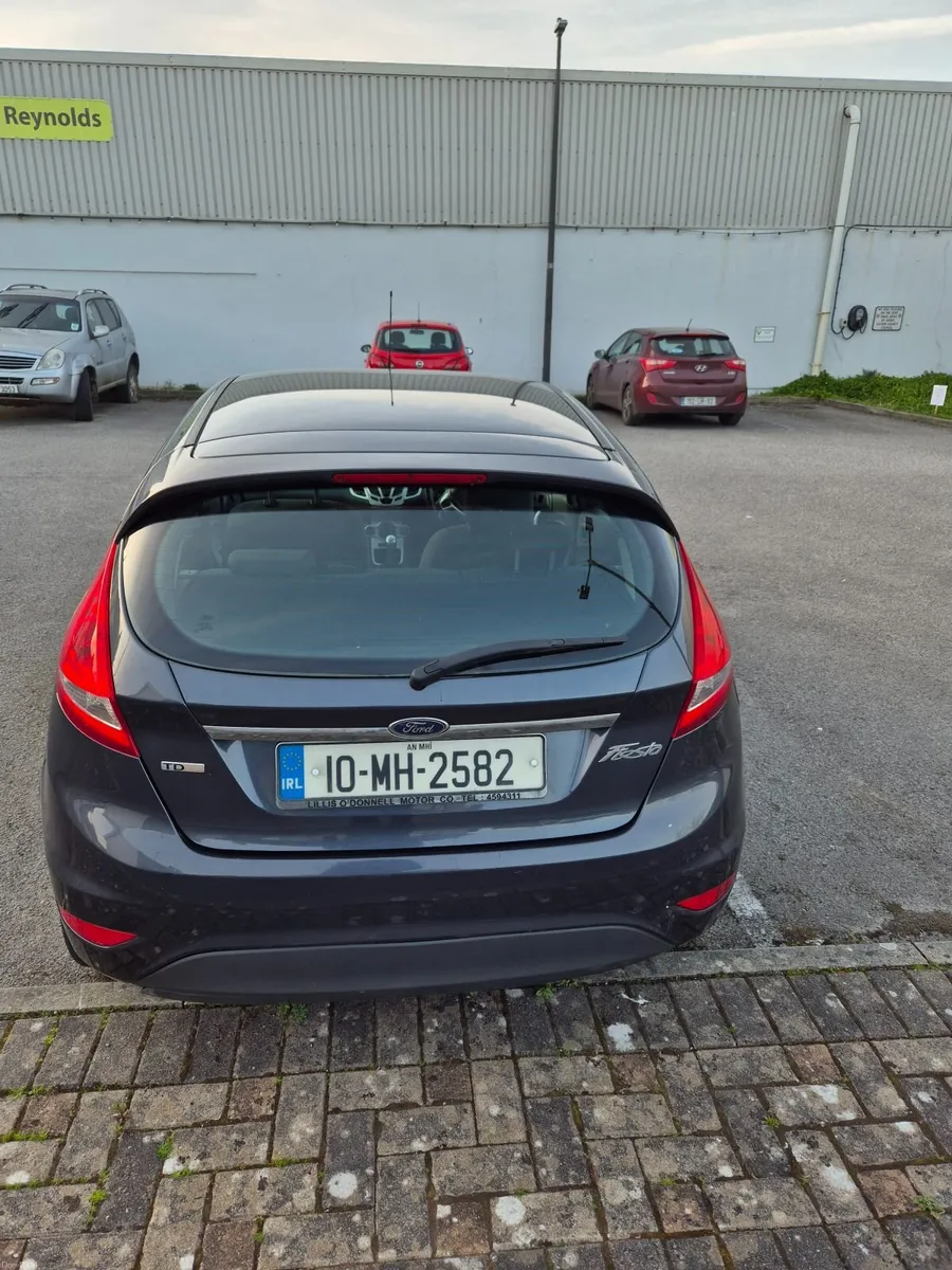 Ford Fiesta 2010 - Image 1