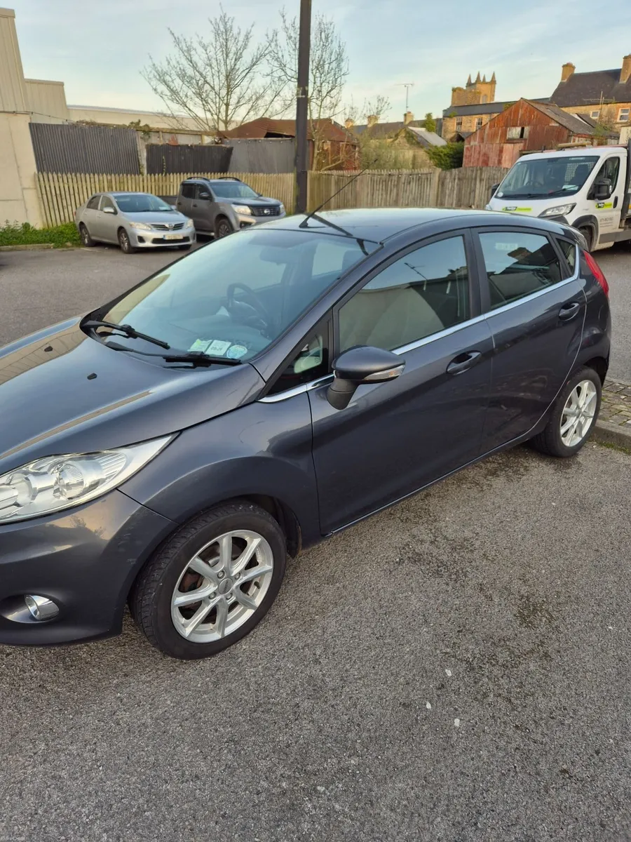 Ford Fiesta 2010 - Image 3