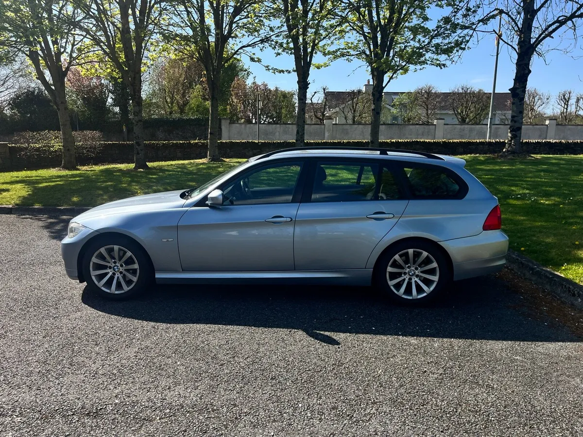 2010 BMW 3 Series Estate - Image 4