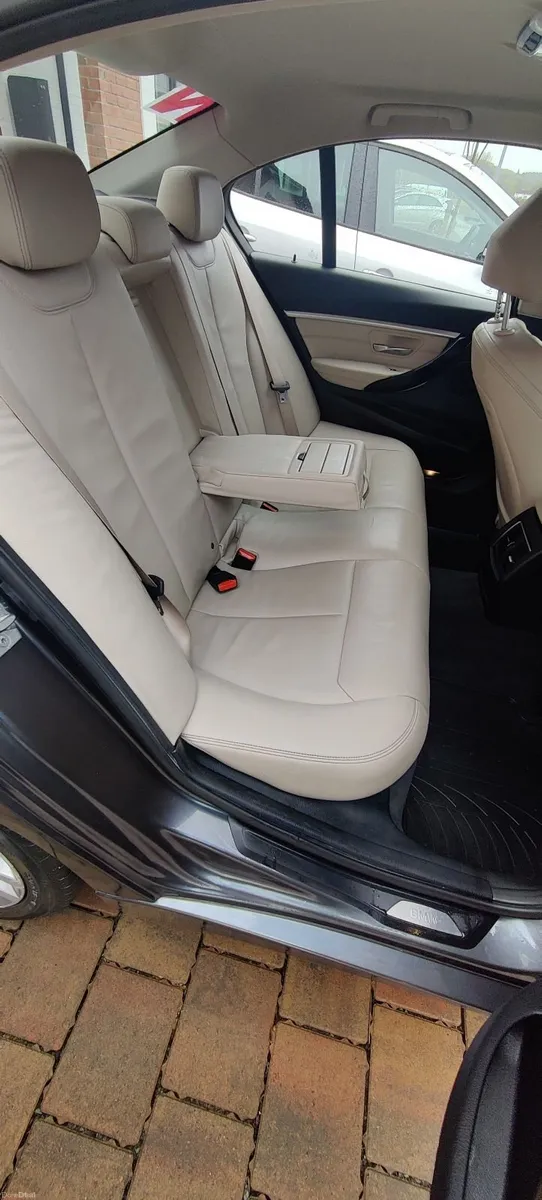 BMW 3-Series 2016 - Image 5