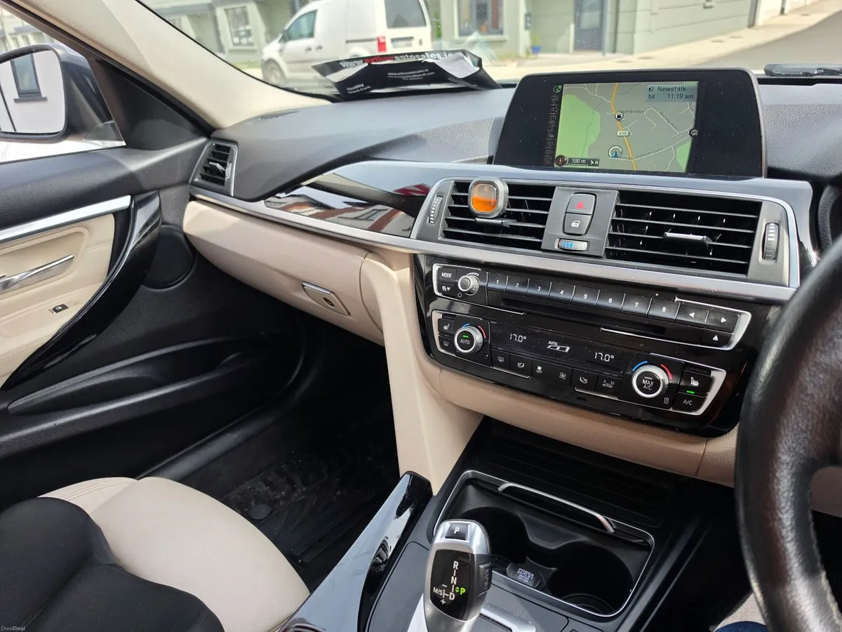 BMW 3-Series 2016 - Image 4