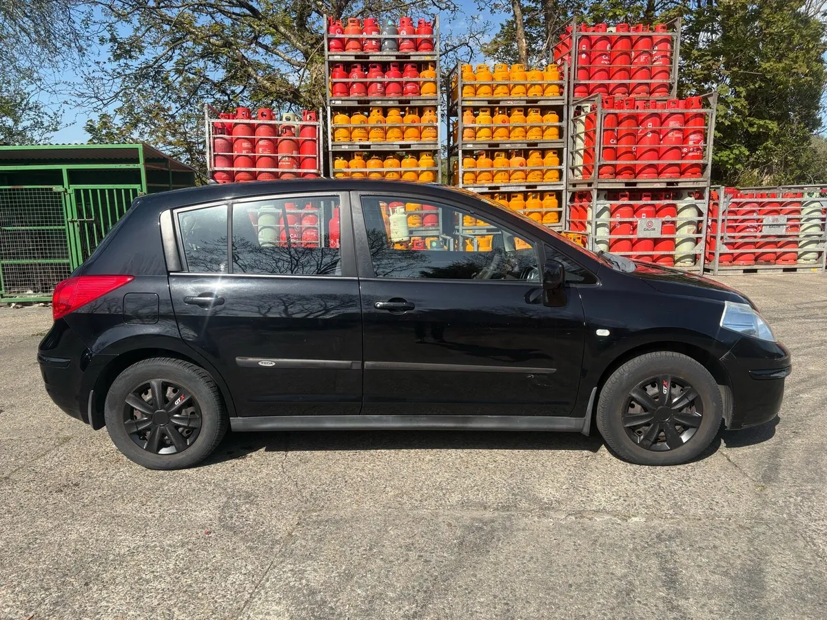 Nissan tida - Image 2