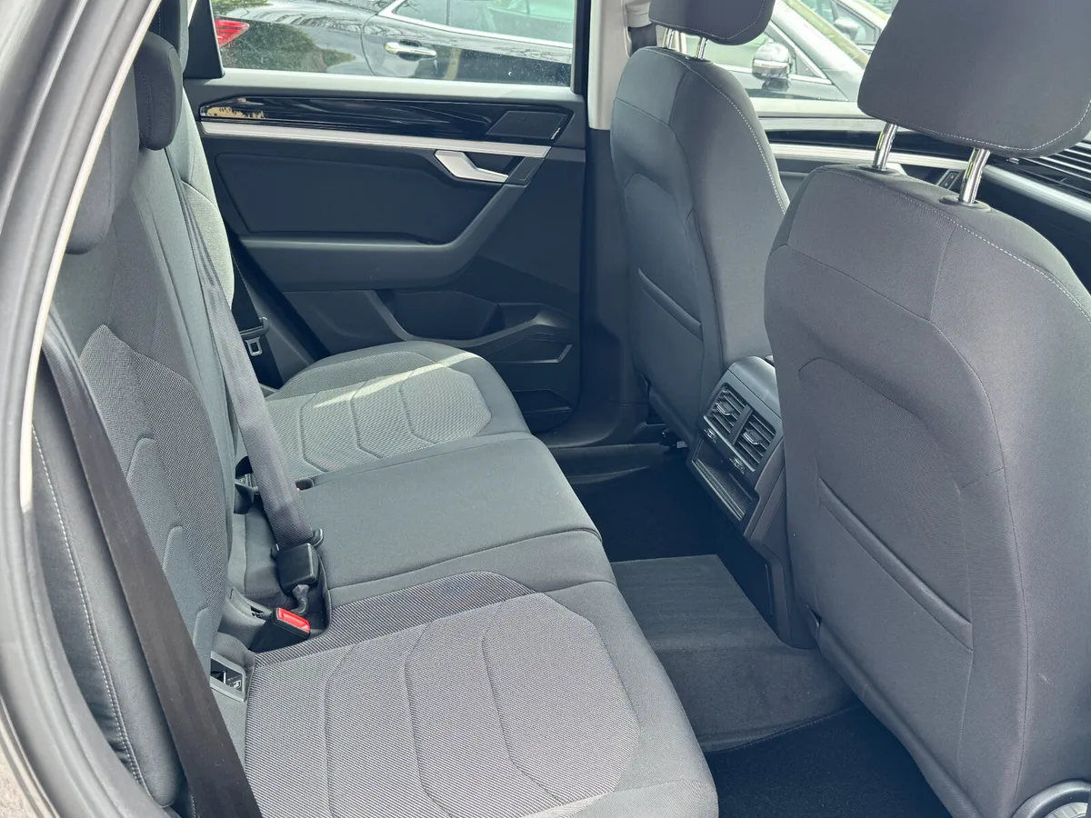 2020 Volkswagen Touareg 3.0 5 Seat Passenger - Image 4