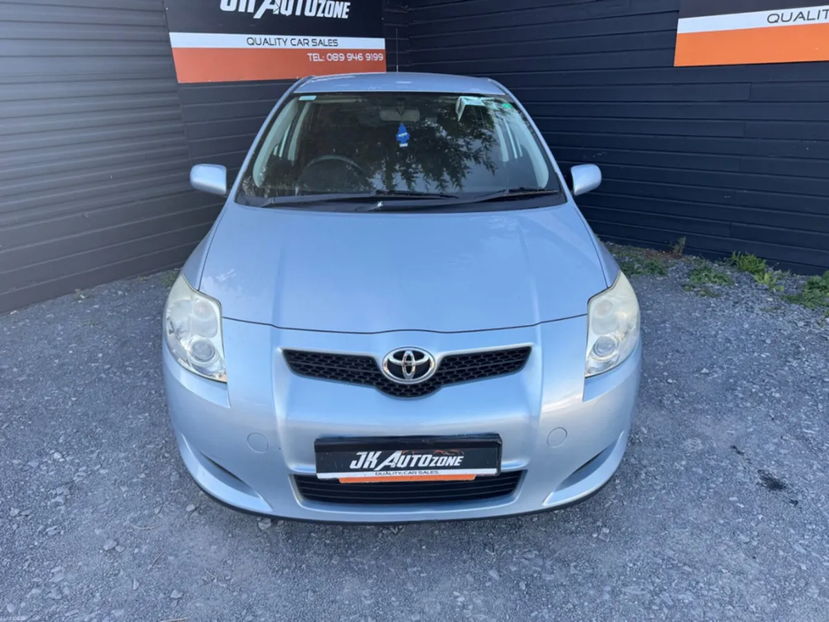 Toyota Auris 1.4 TERRA 08 5DR - Image 2