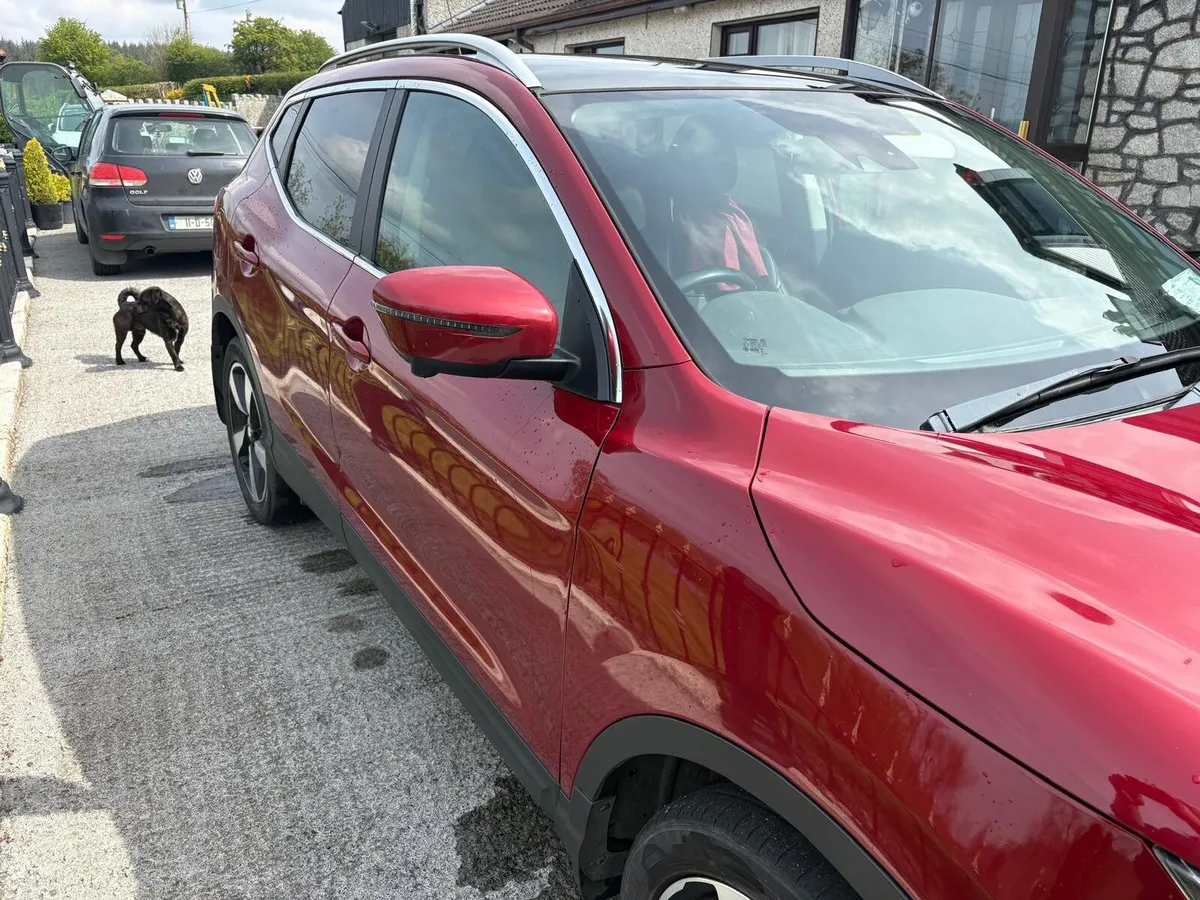 2017 Nissan Qashqai SV Premium 4x4 - Image 2