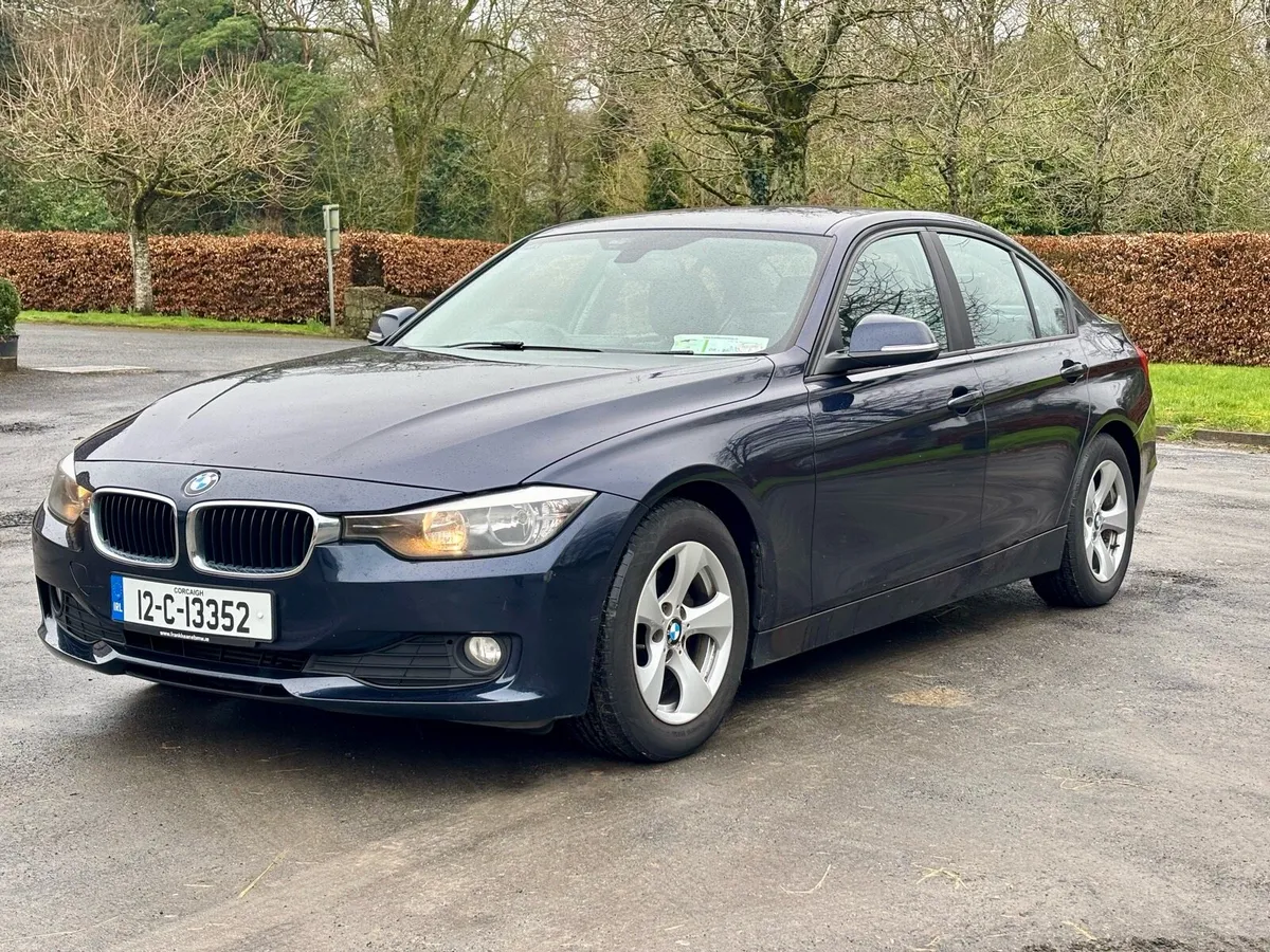 BMW 3- Series - Image 1