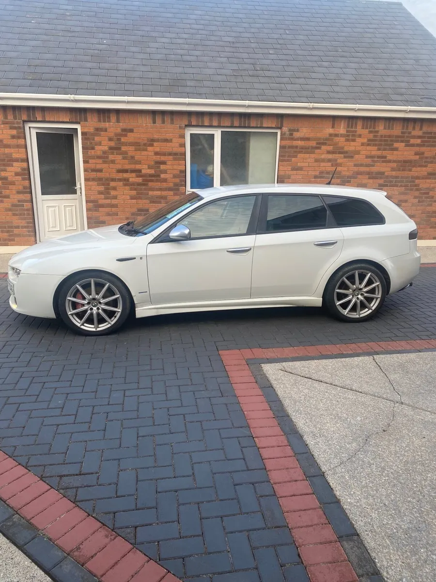 Alfa Romeo 159 2008 - Image 4