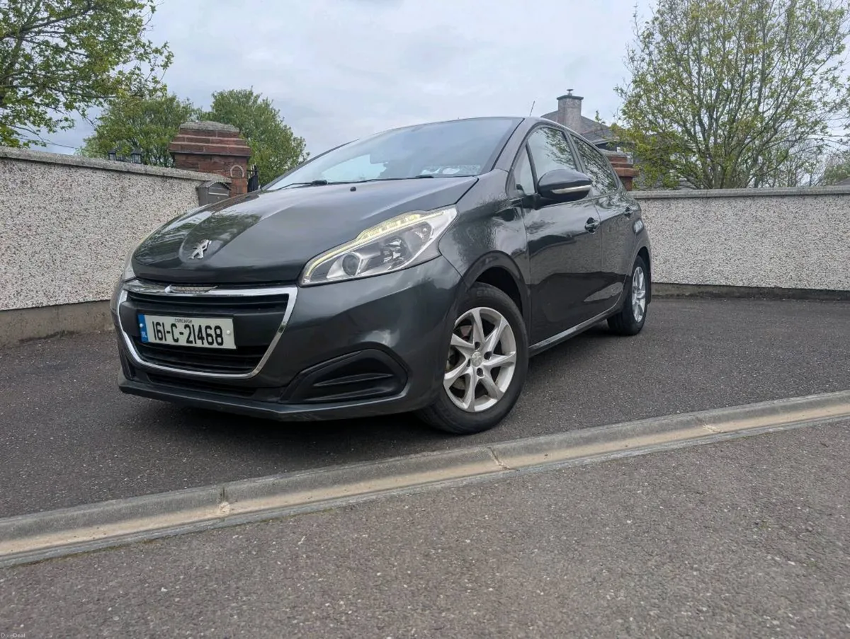 Peugeot 208 1.2 perrol - Image 1