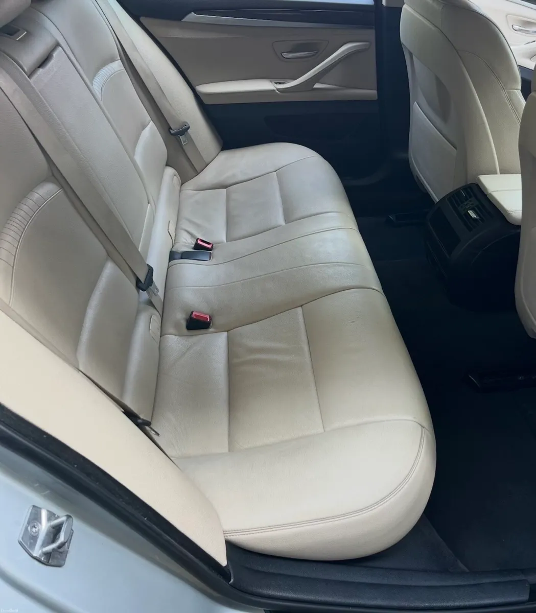BMW 5 Series Touring - Image 4