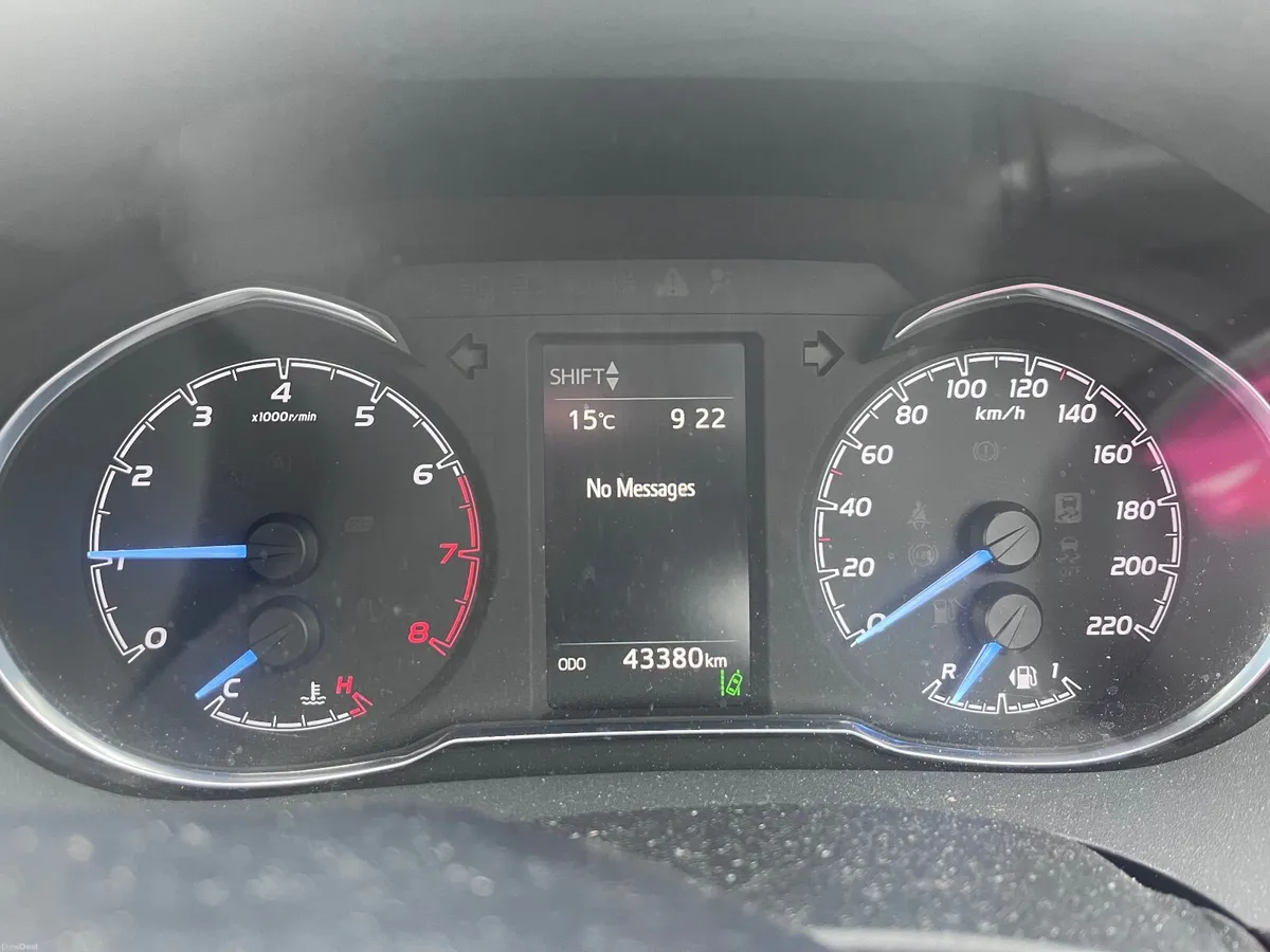 Toyota Yaris 2020 low mileage - Image 2