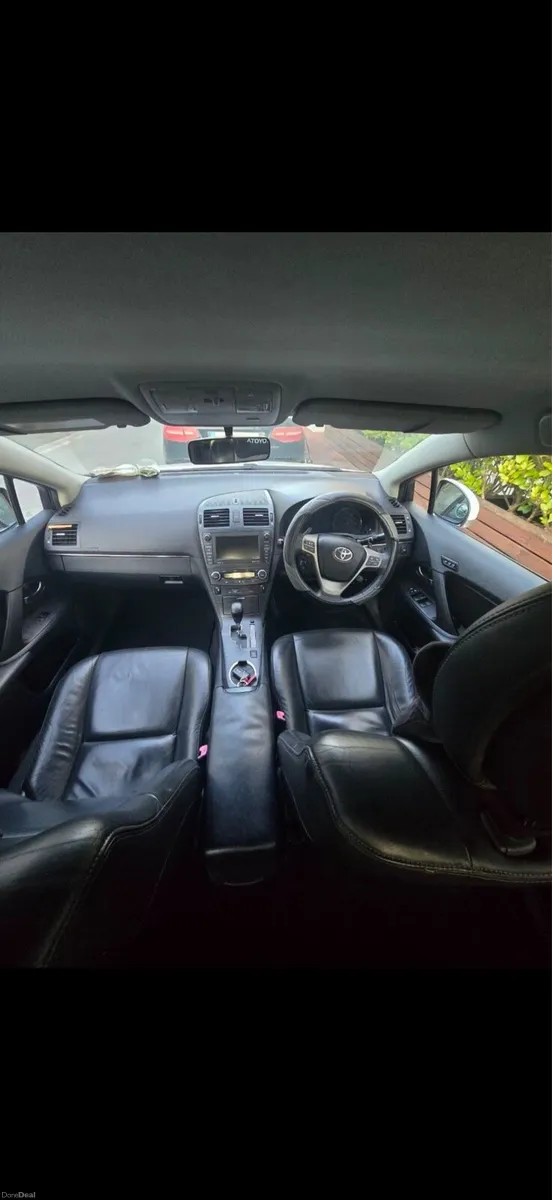 Toyota Avensis 2.2 D-4D Automatic | Leather | - Image 1