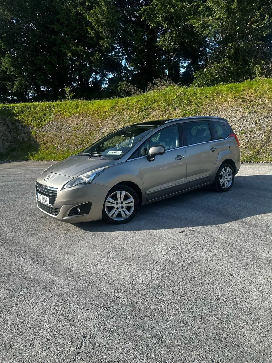 Peugeot 5008 - Image 1