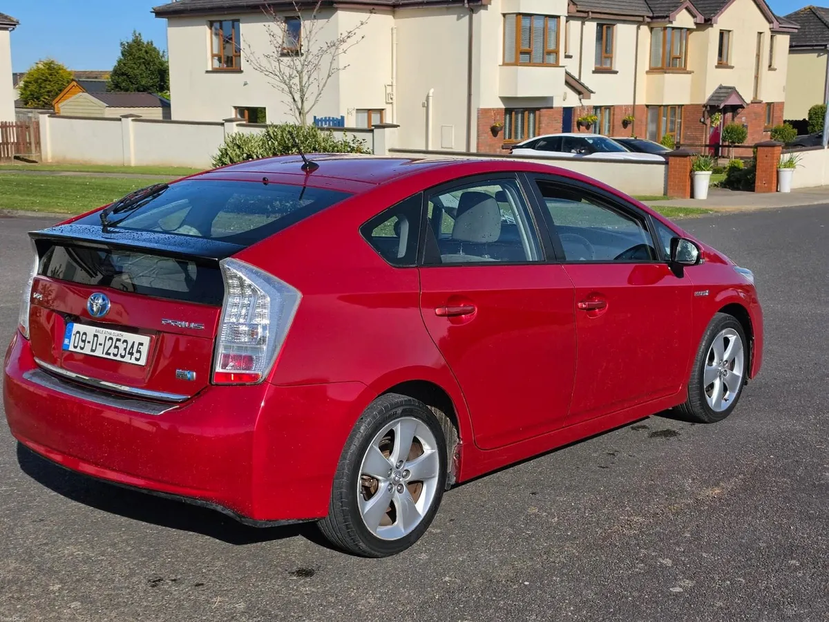 Toyota Prius - Image 2