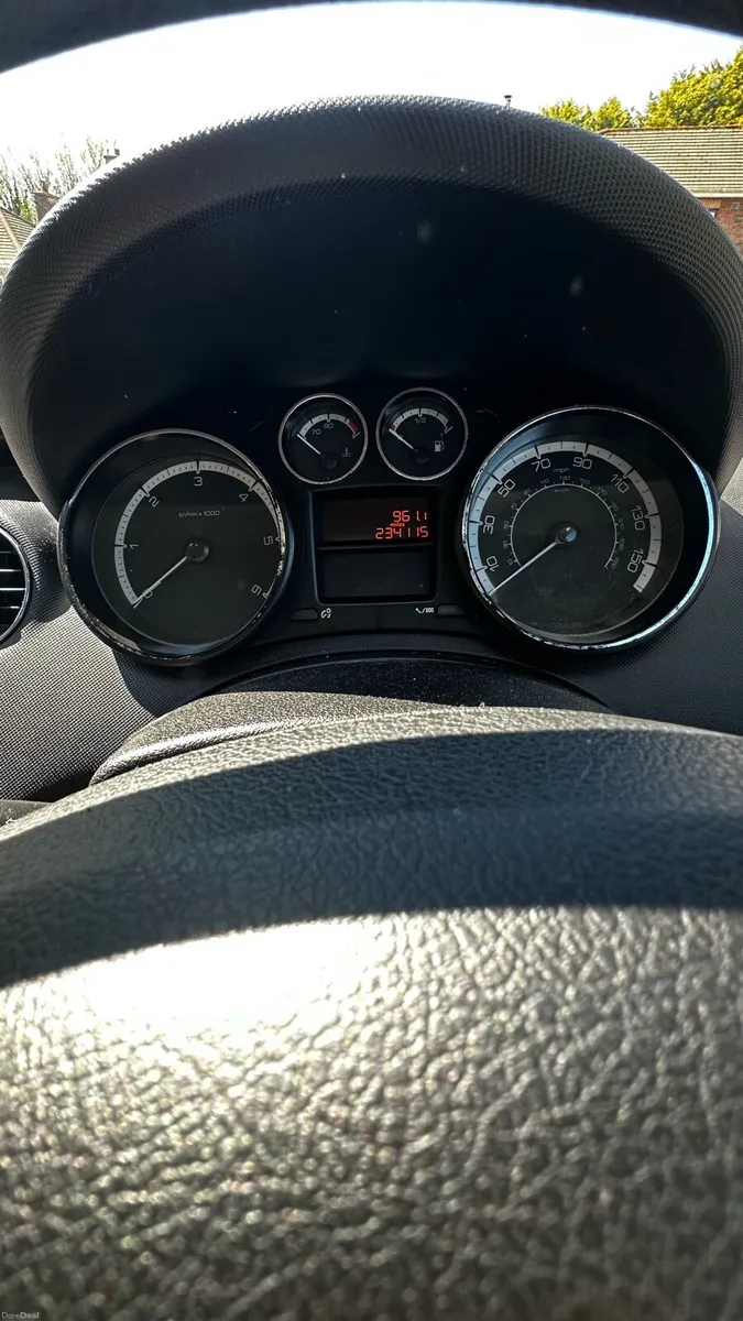 Peugeot 308 2010 1.6HDI - Image 4