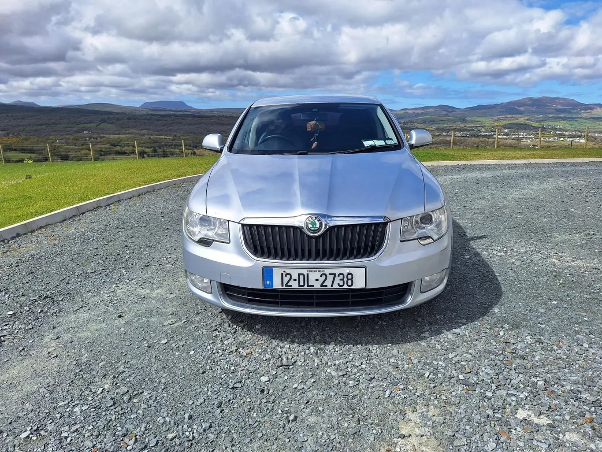 Skoda Superb 2012 - Image 1
