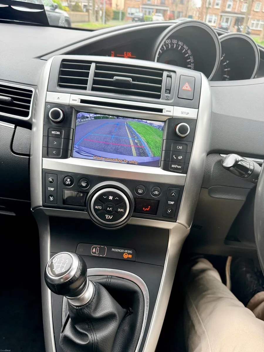 🔴 2015 Toyota Verso 1.6D Luna Skyview – 7 Seater - Image 3