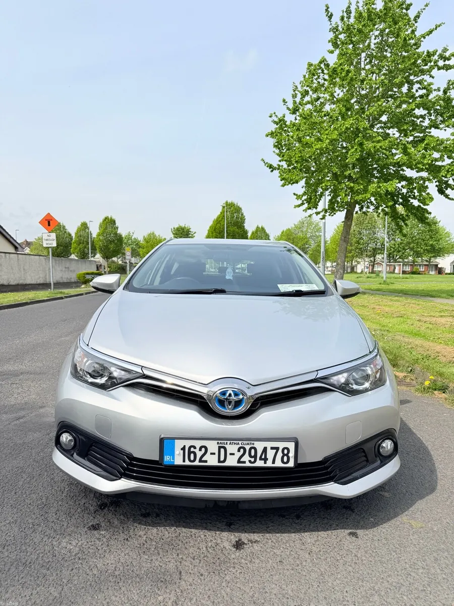 TOYOTA AURIS - Image 1