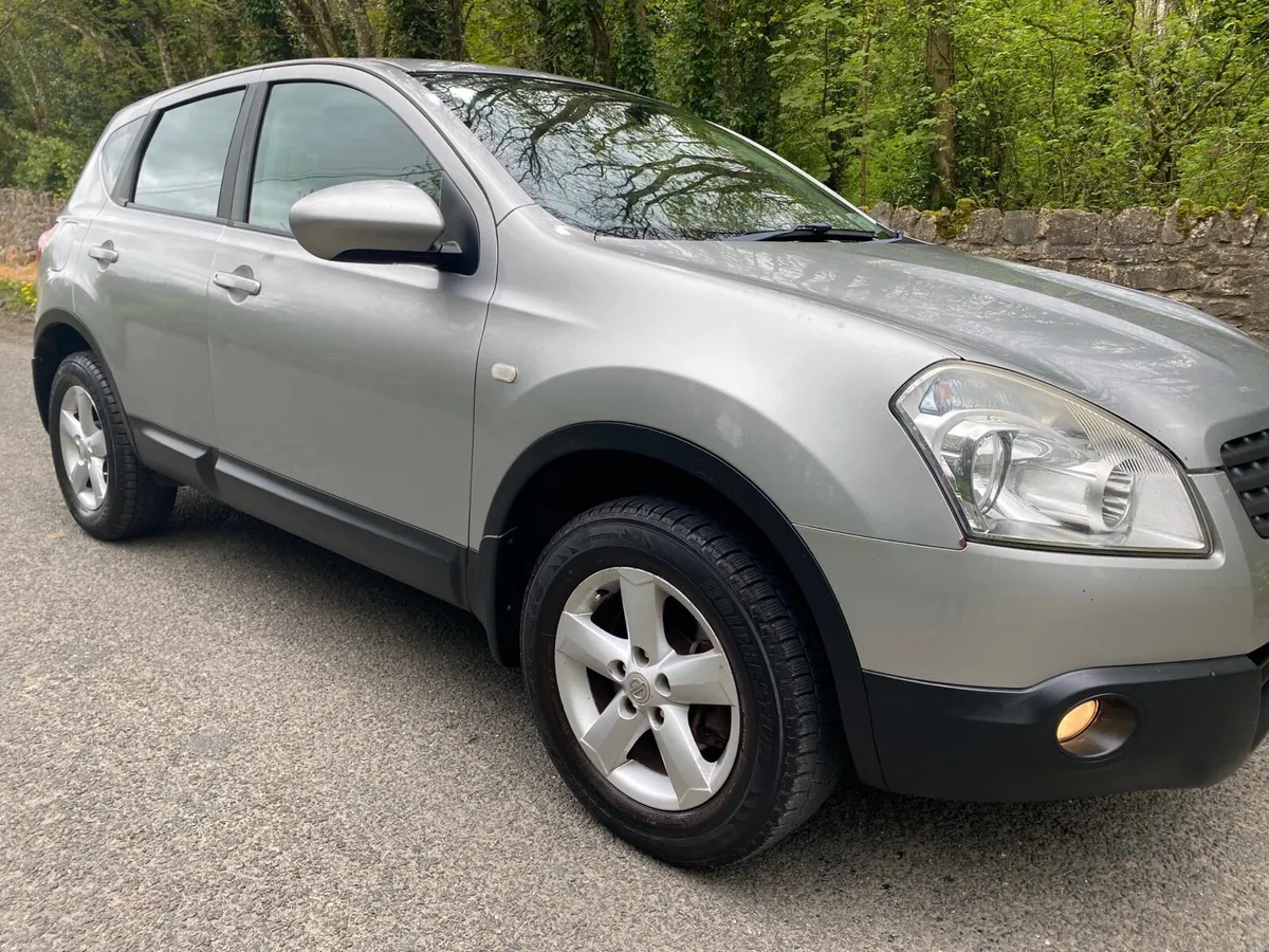 NISSAN QASHQAI LIKE NEW PETEOL MCT &TAX - Image 1