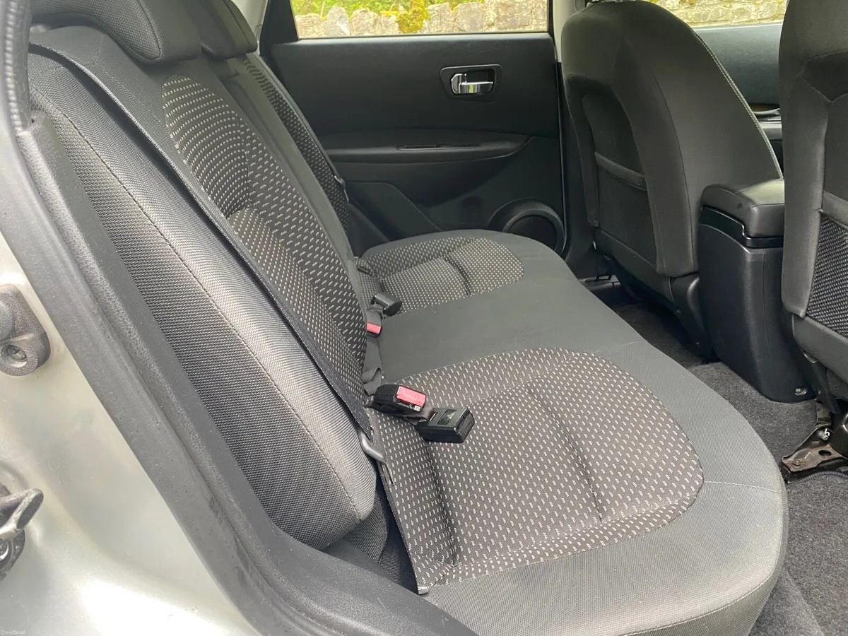NISSAN QASHQAI LIKE NEW PETEOL MCT &TAX - Image 4