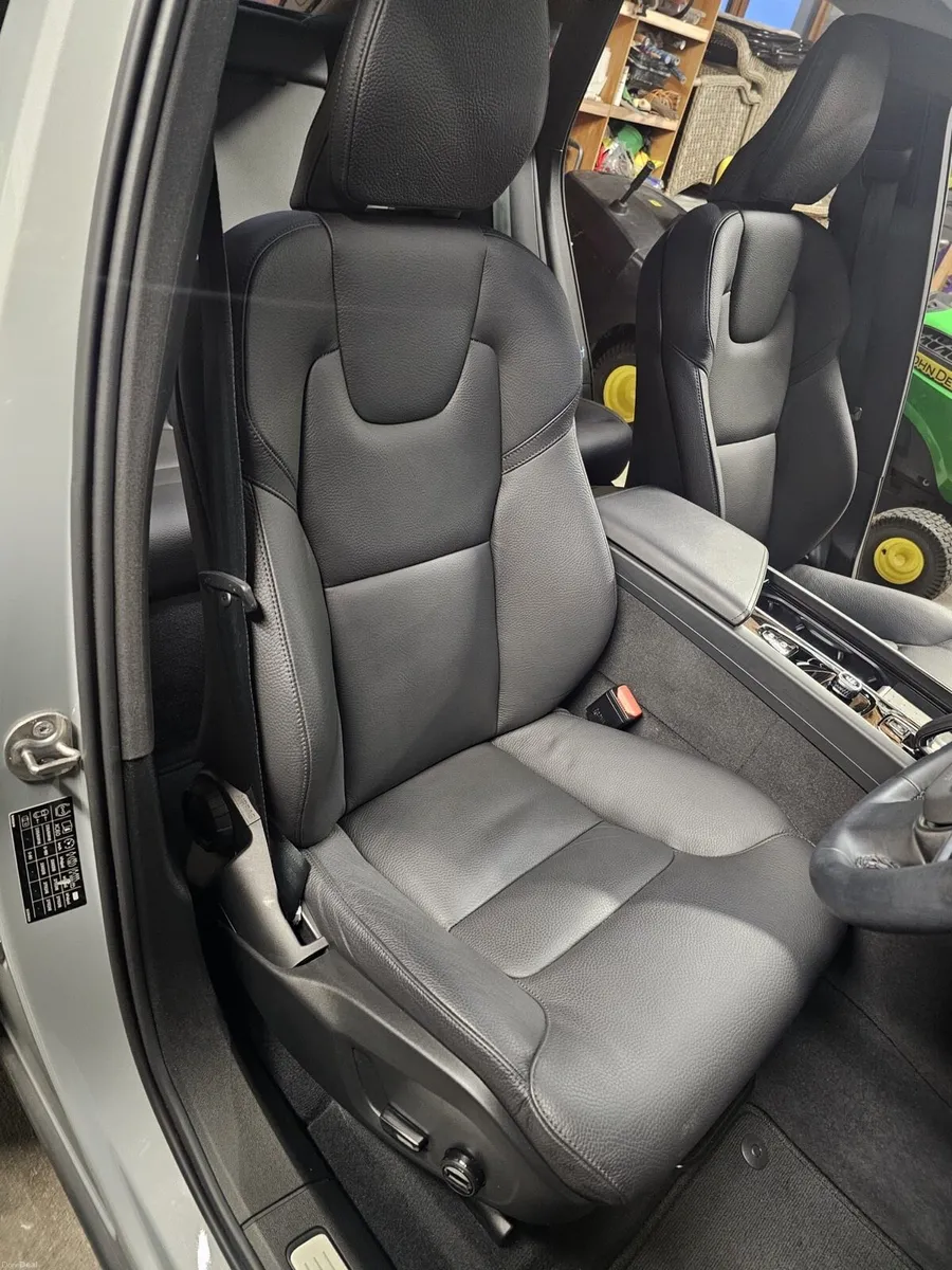 VOLVO XC60 T6 PHEV CORE 5DR AUTO - Image 5