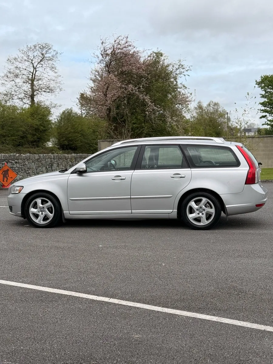 Volvo V50 1 year TAX/NCT - Image 2
