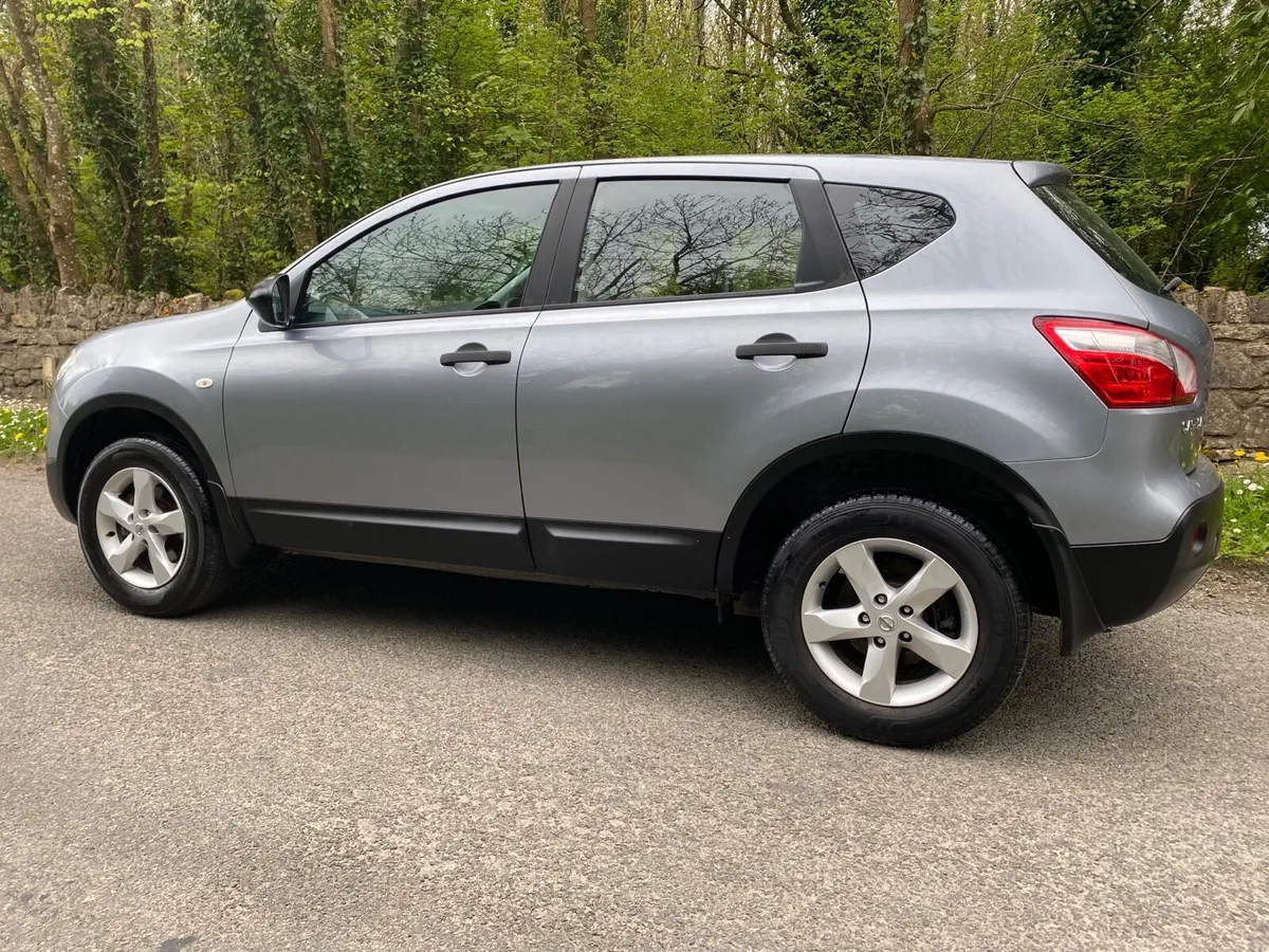 NISSAN QASHQUAI AS NEW PETEOL LOW KMS MINT - Image 4