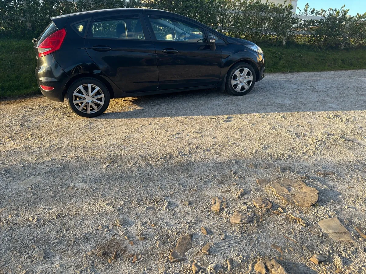 Ford fiesta - Image 2