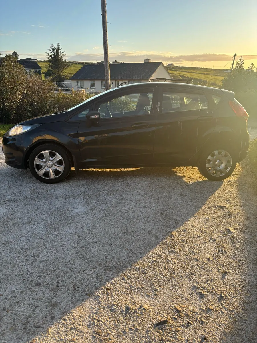 Ford fiesta - Image 4