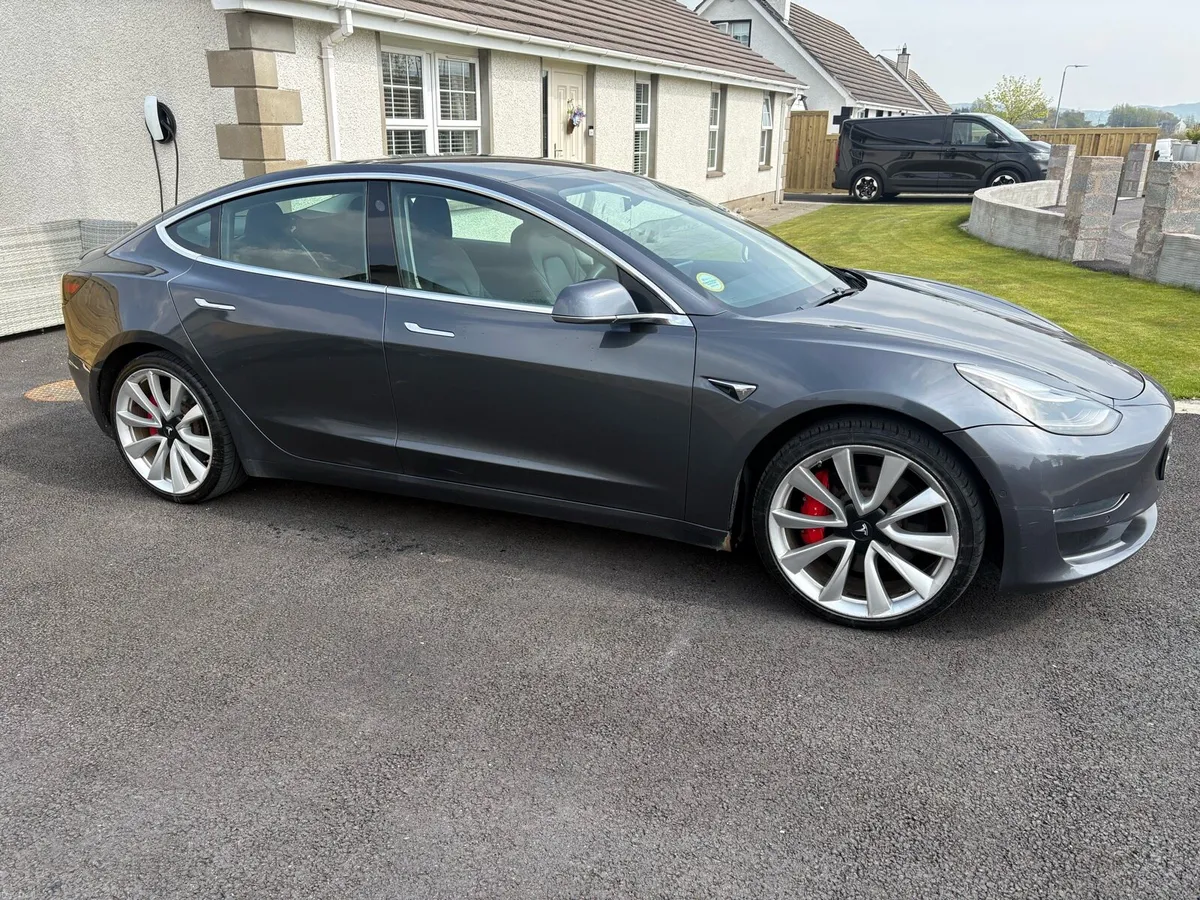 Tesla Model 3 performance - Image 1