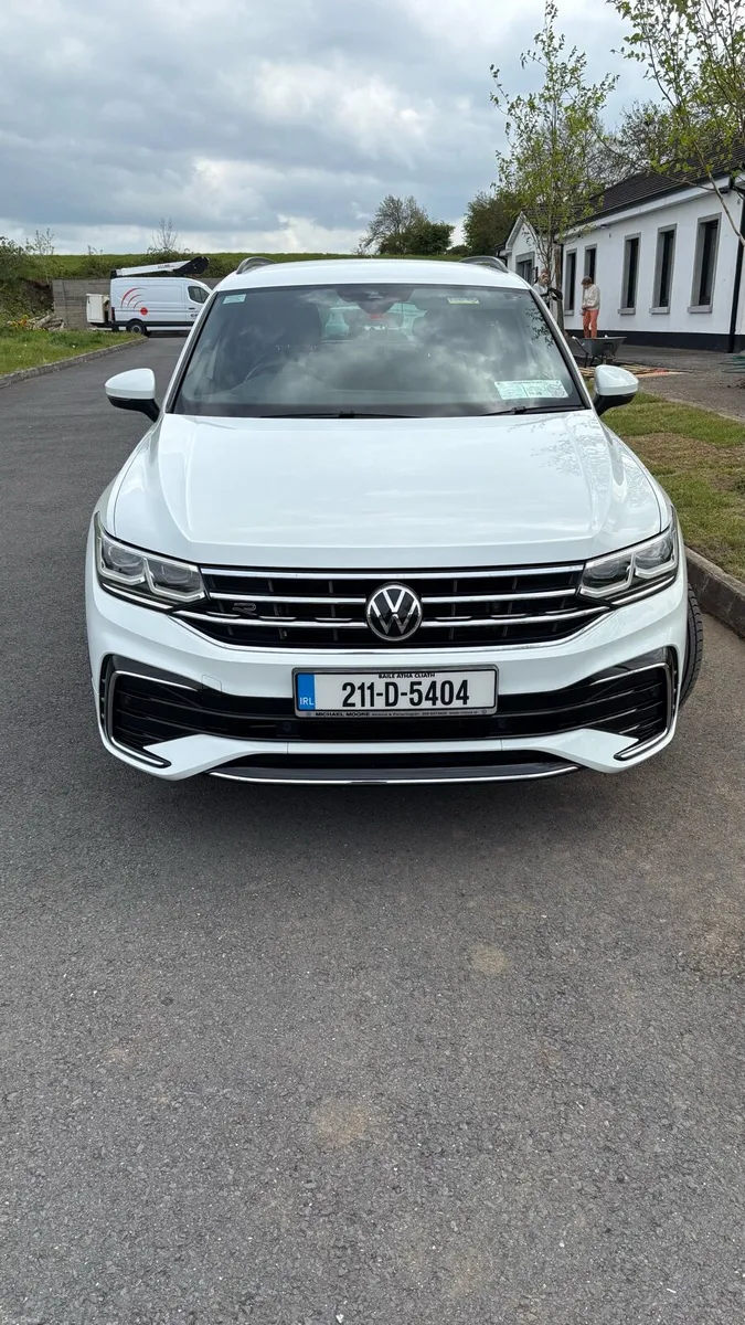 211 Volkswagen Tiguan R-Line - Image 3