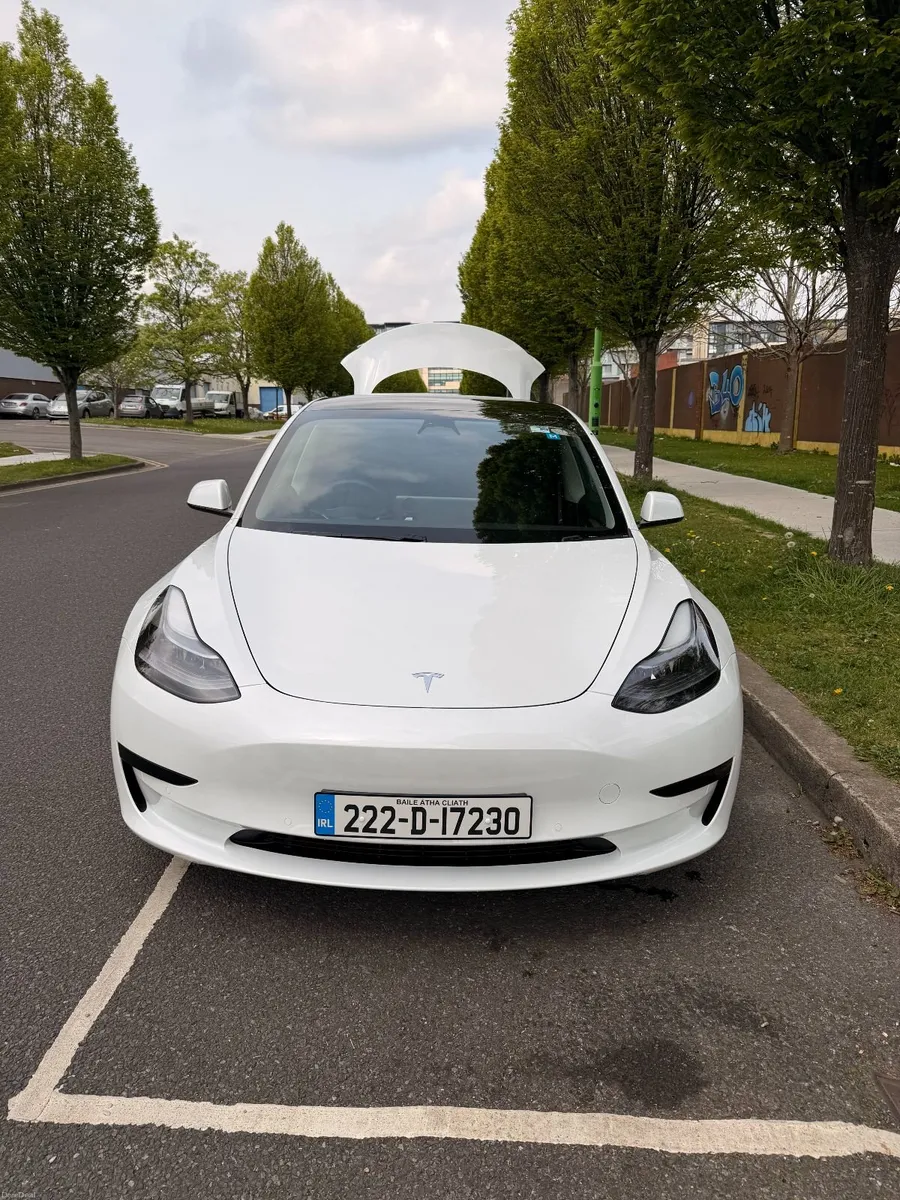 Tesla Model 3 2022 - Image 2