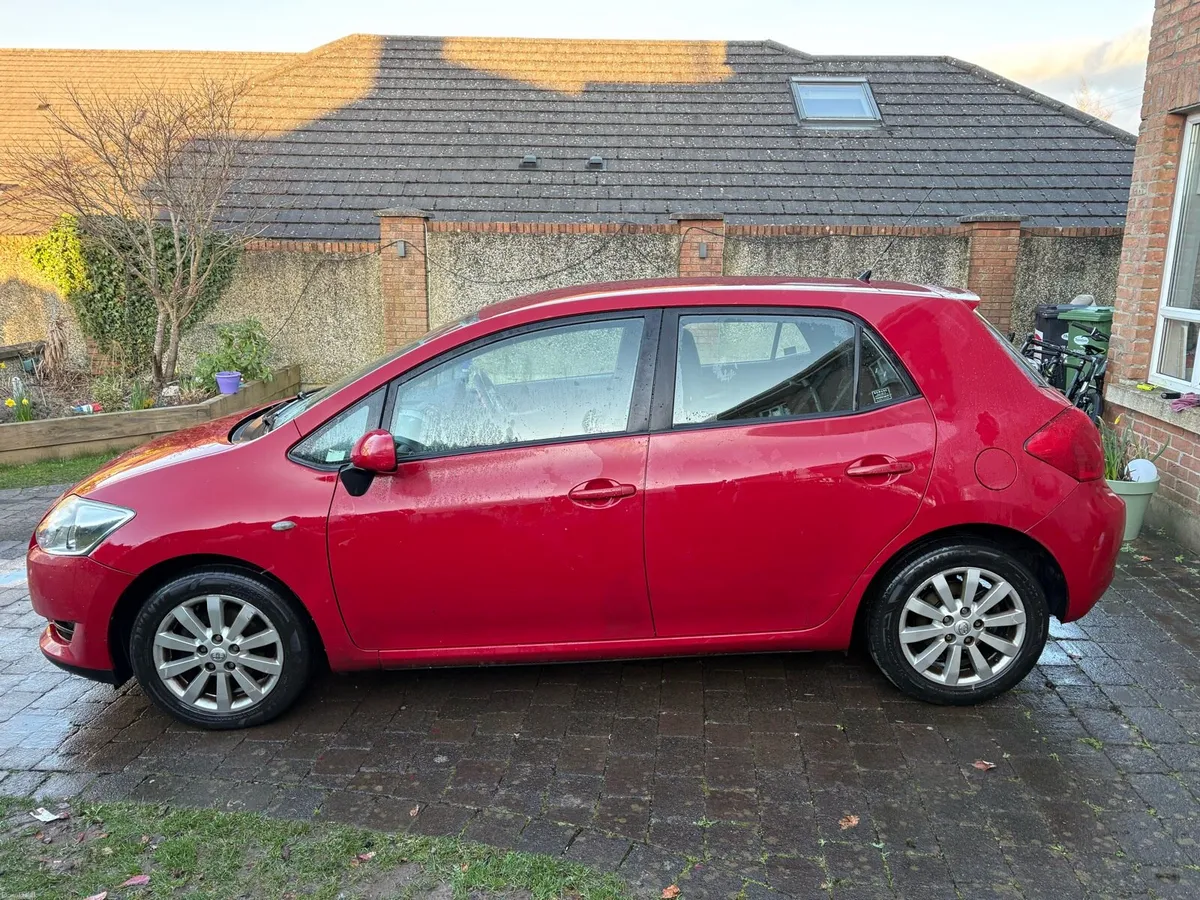 Toyota Auris - Image 2